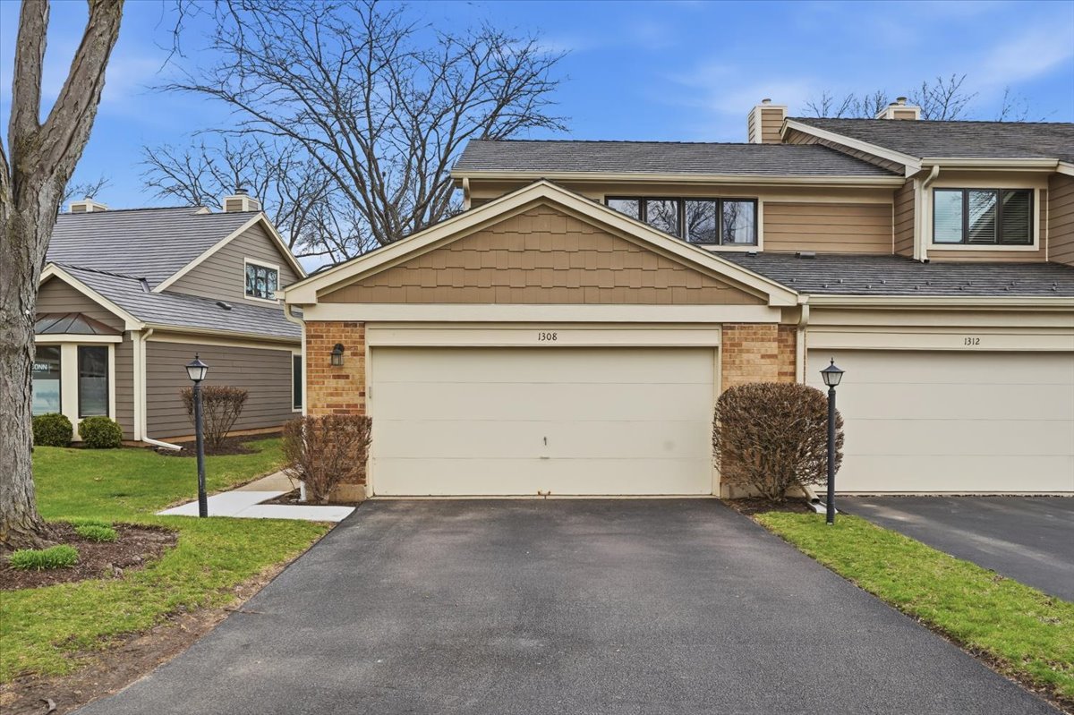 1308 Downs Parkway, Libertyville, IL 60048
