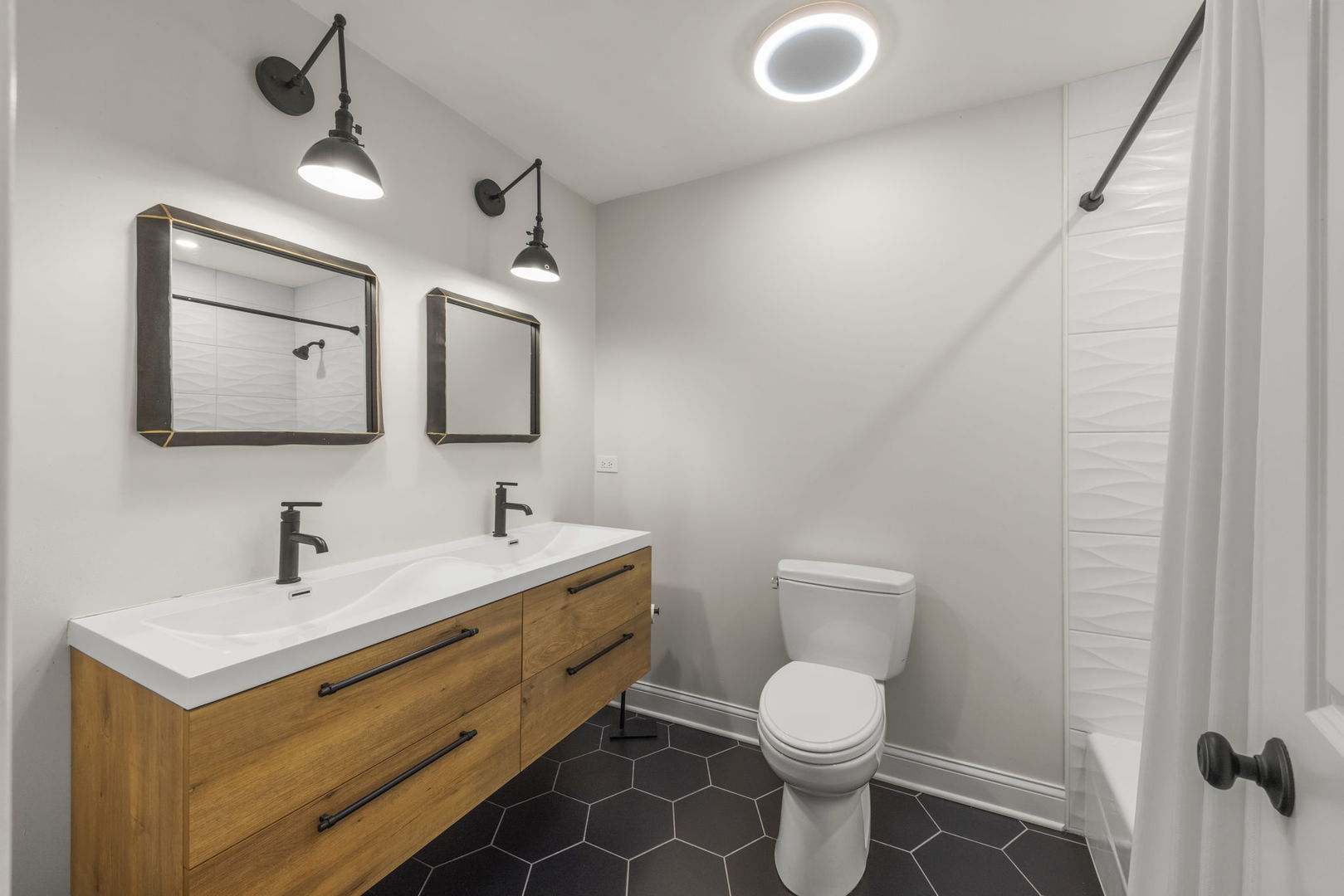 940 Weatherbee Place, Downers Grove, IL 60516