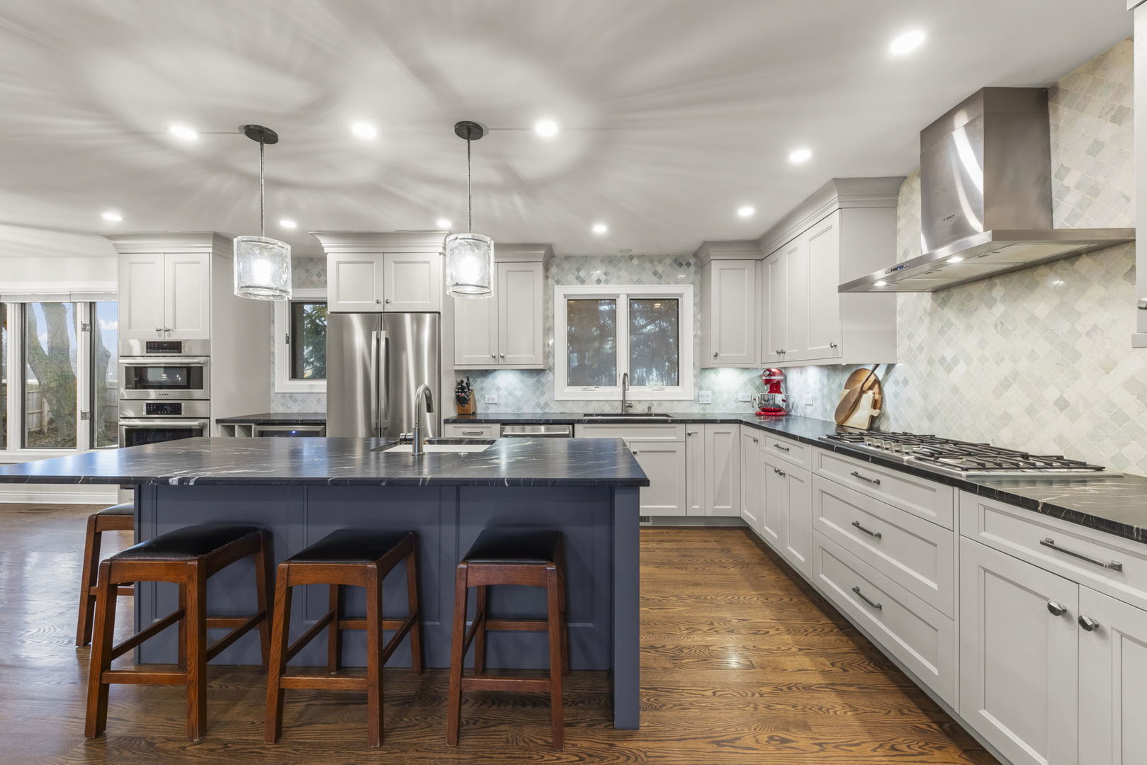 940 Weatherbee Place, Downers Grove, IL 60516