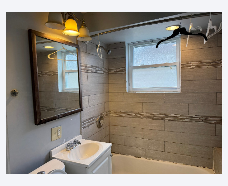 7407 S Kenwood Avenue, Chicago, IL 60619