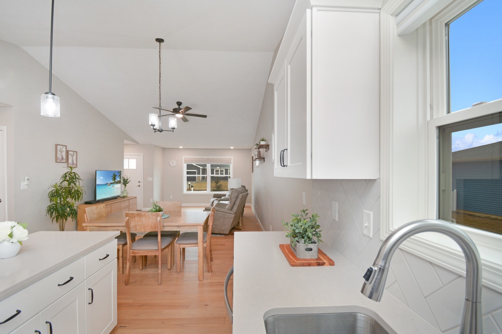 3 Fedor Circle, Bloomington, IL 61705