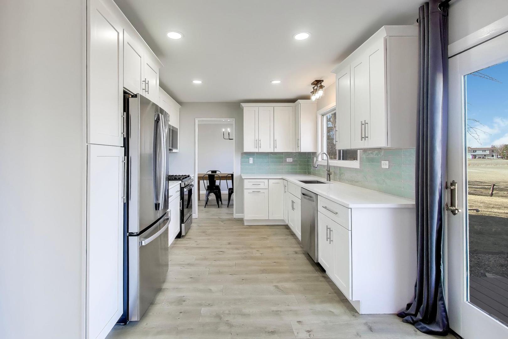 421 N Ashbury Avenue, Bolingbrook, IL 60440