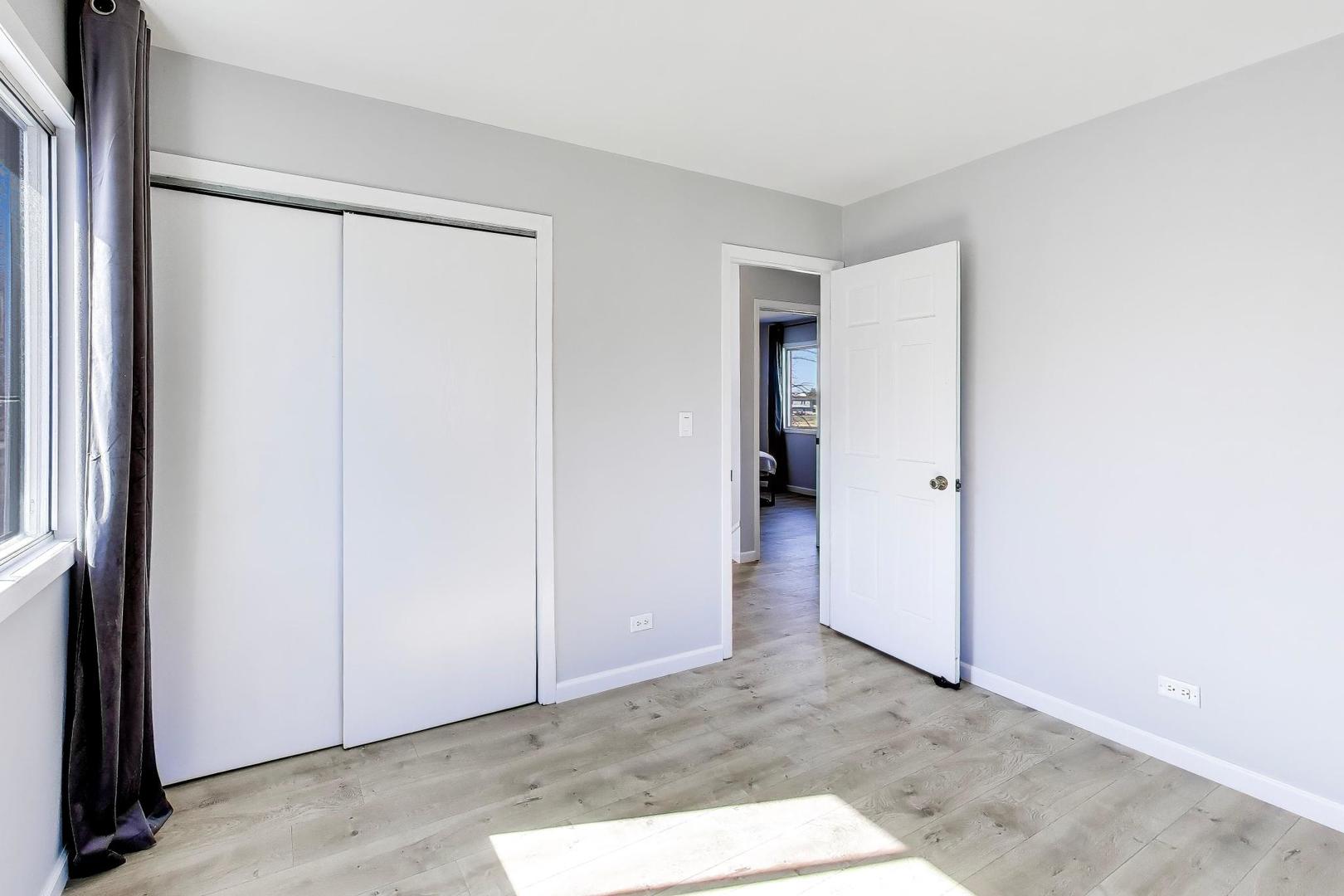 421 N Ashbury Avenue, Bolingbrook, IL 60440