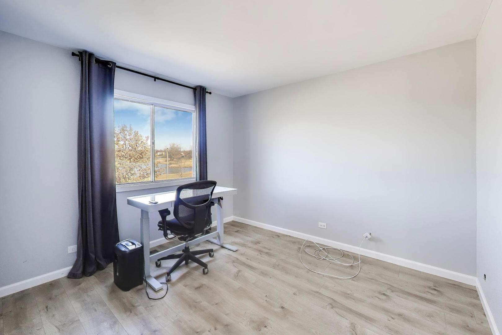 421 N Ashbury Avenue, Bolingbrook, IL 60440