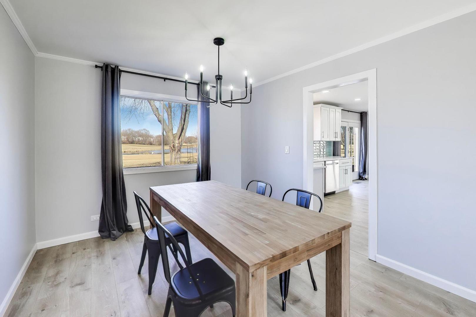 421 N Ashbury Avenue, Bolingbrook, IL 60440