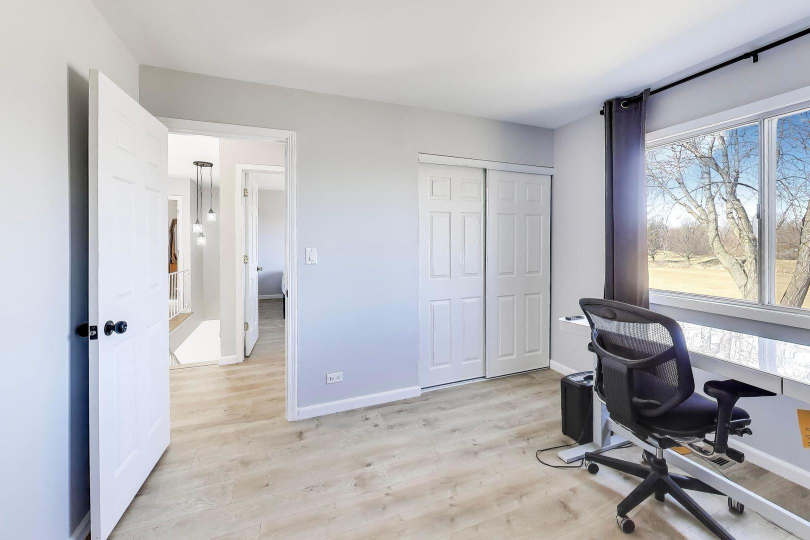 421 N Ashbury Avenue, Bolingbrook, IL 60440