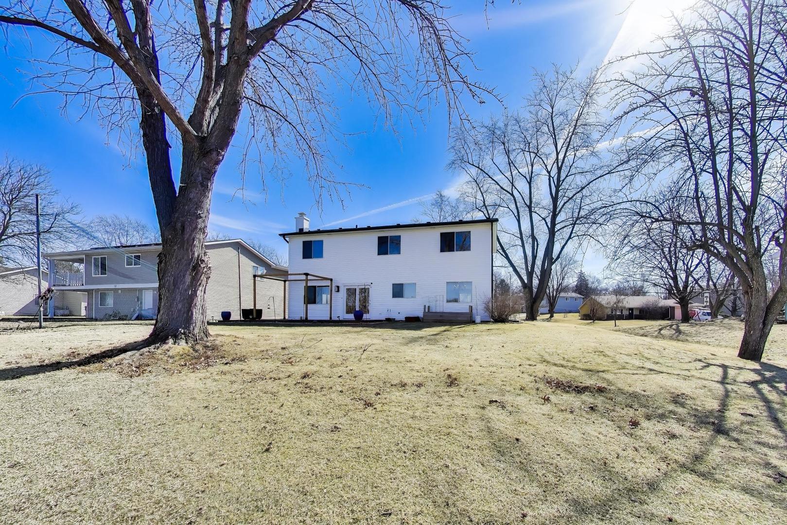 421 N Ashbury Avenue, Bolingbrook, IL 60440