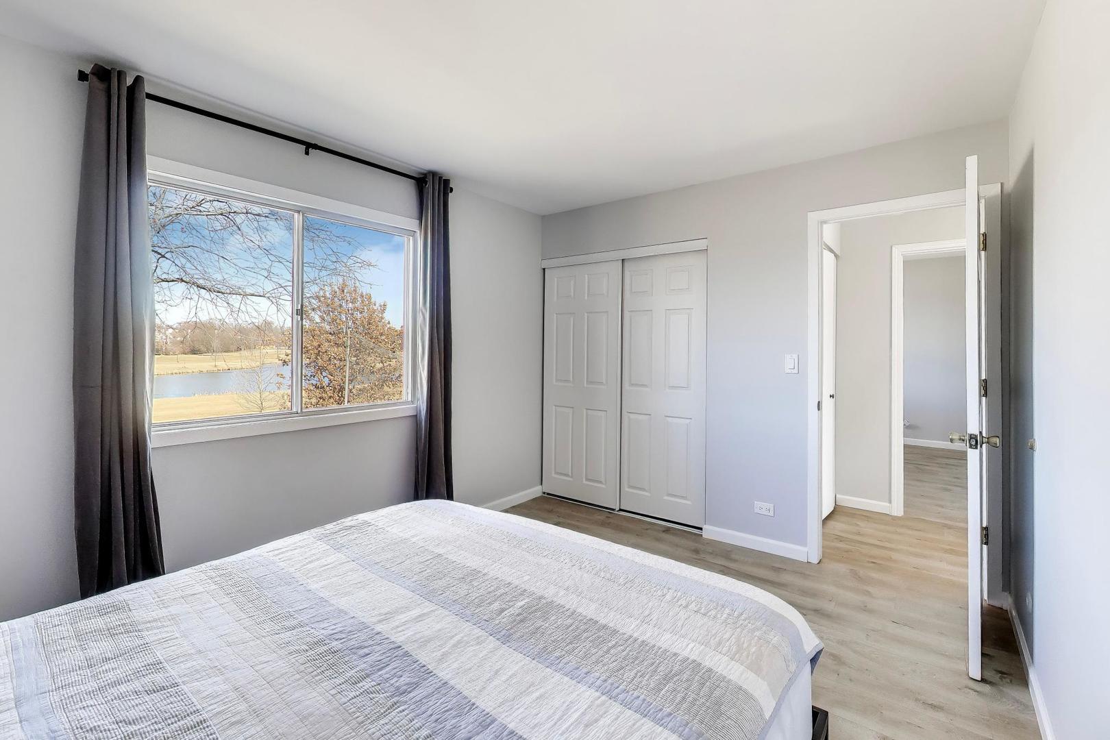 421 N Ashbury Avenue, Bolingbrook, IL 60440