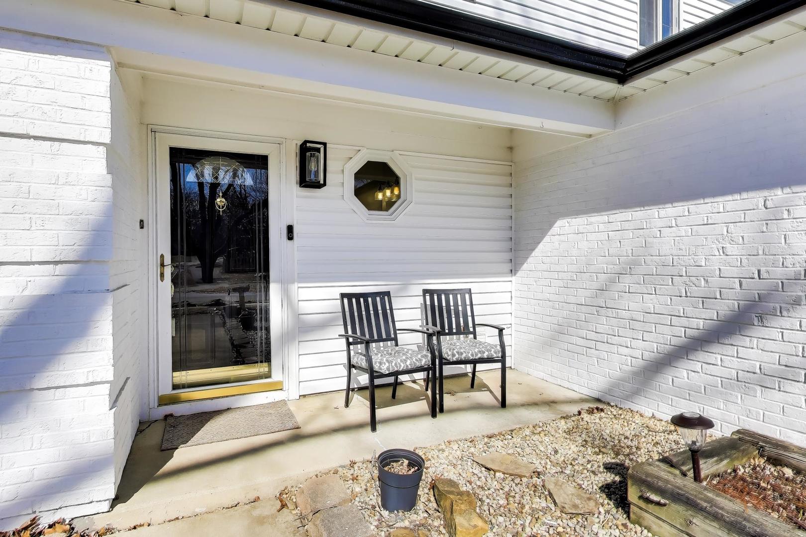 421 N Ashbury Avenue, Bolingbrook, IL 60440