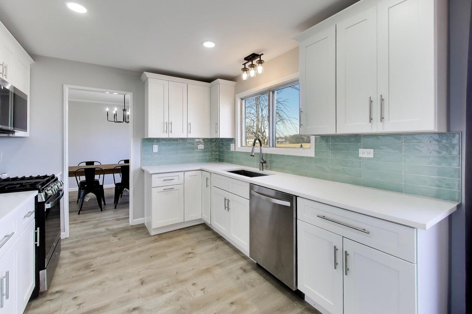 421 N Ashbury Avenue, Bolingbrook, IL 60440