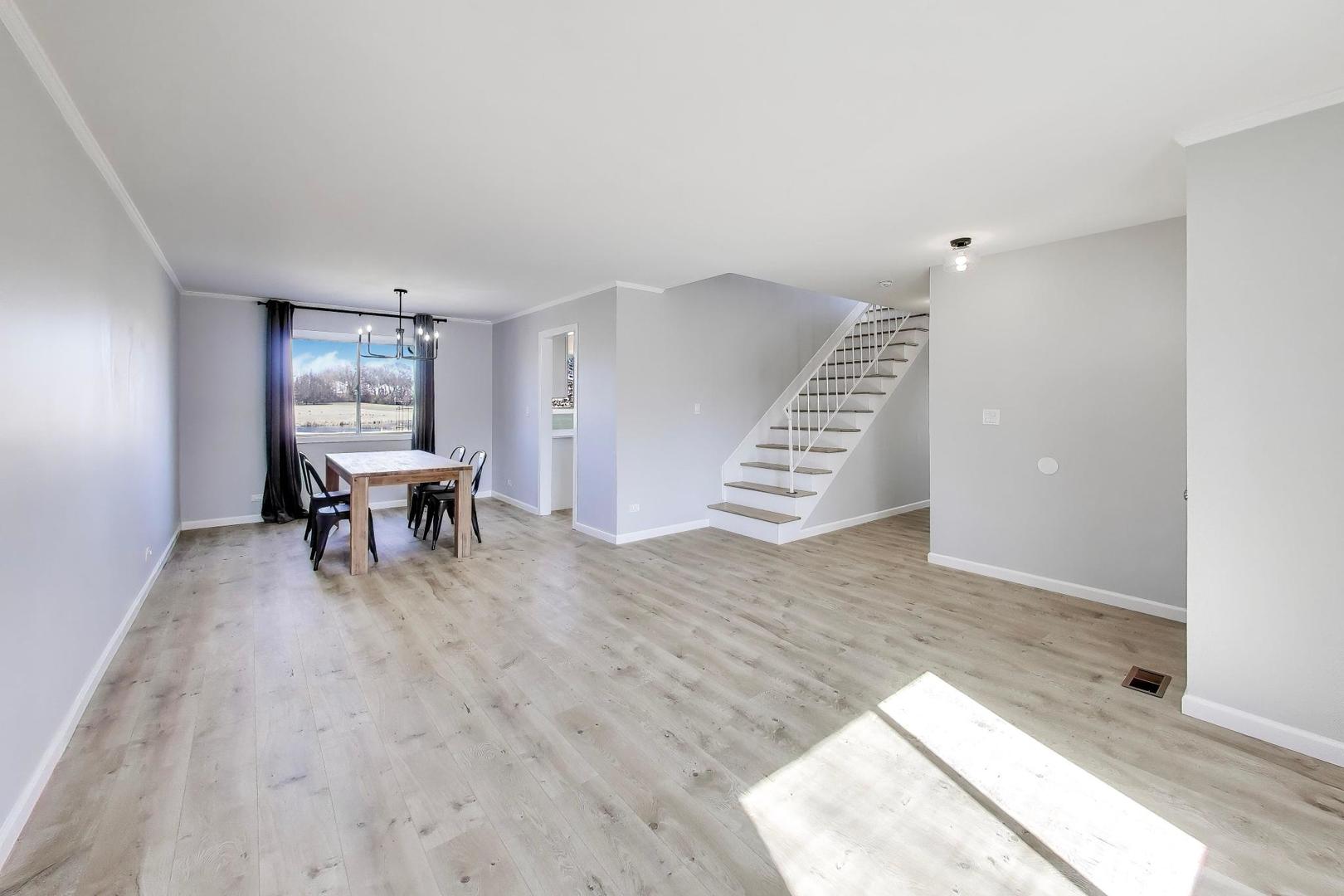 421 N Ashbury Avenue, Bolingbrook, IL 60440