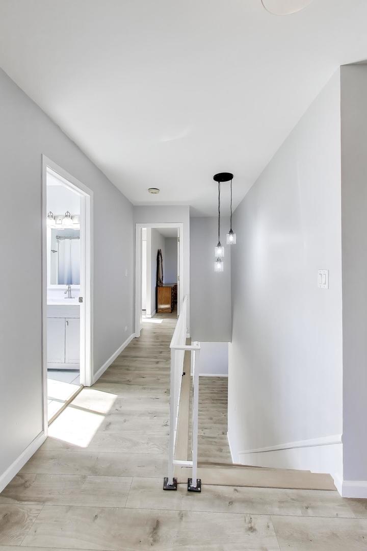 421 N Ashbury Avenue, Bolingbrook, IL 60440