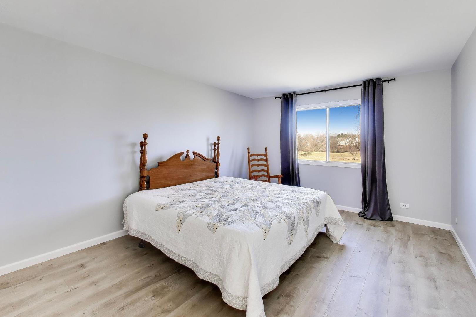 421 N Ashbury Avenue, Bolingbrook, IL 60440