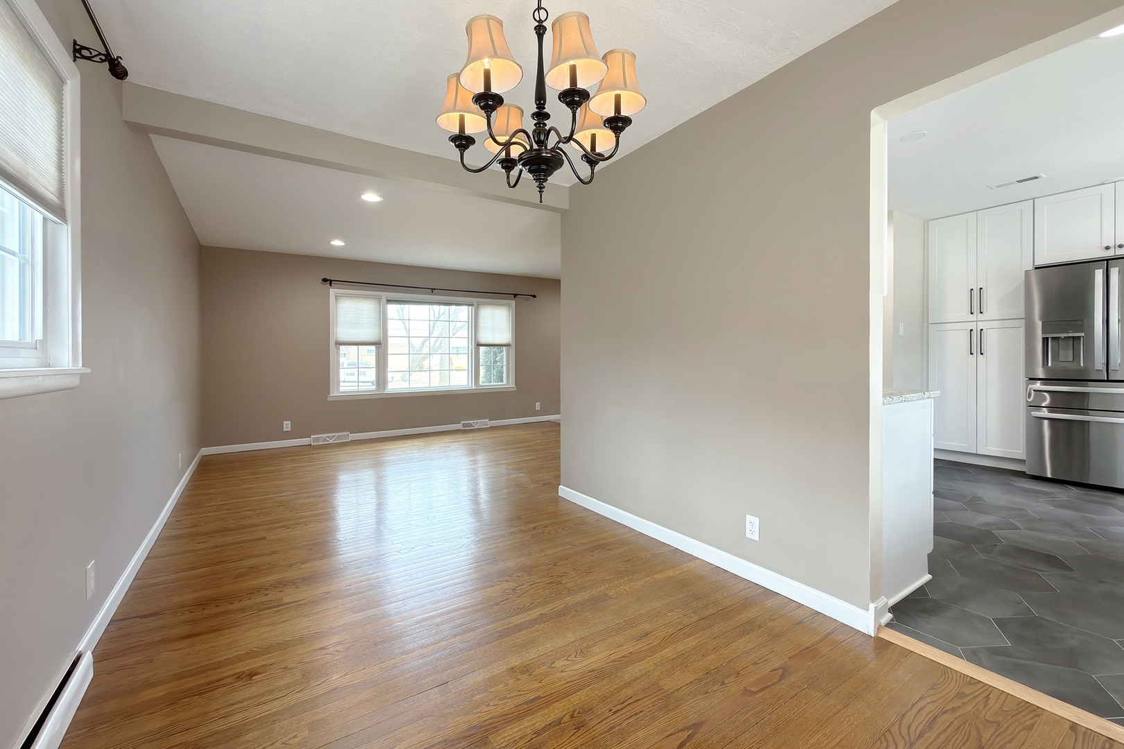 240 Hatlen Avenue, Mount Prospect, IL 60056