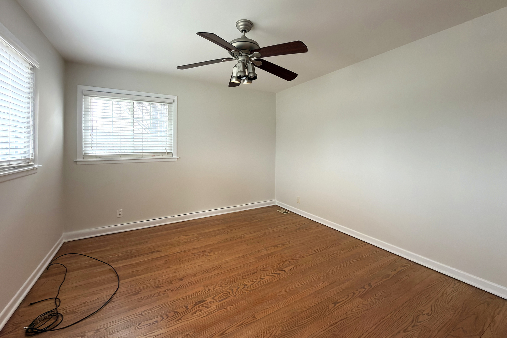 240 Hatlen Avenue, Mount Prospect, IL 60056