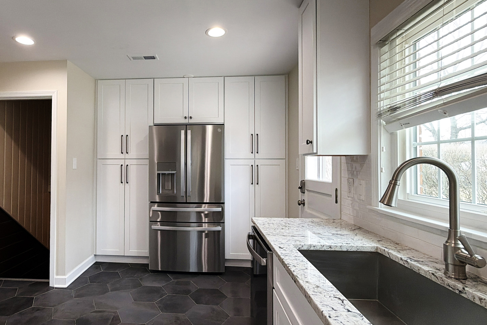 240 Hatlen Avenue, Mount Prospect, IL 60056