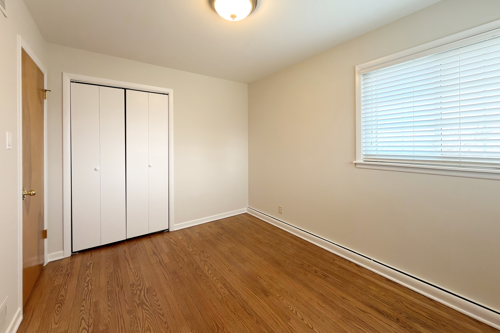 240 Hatlen Avenue, Mount Prospect, IL 60056