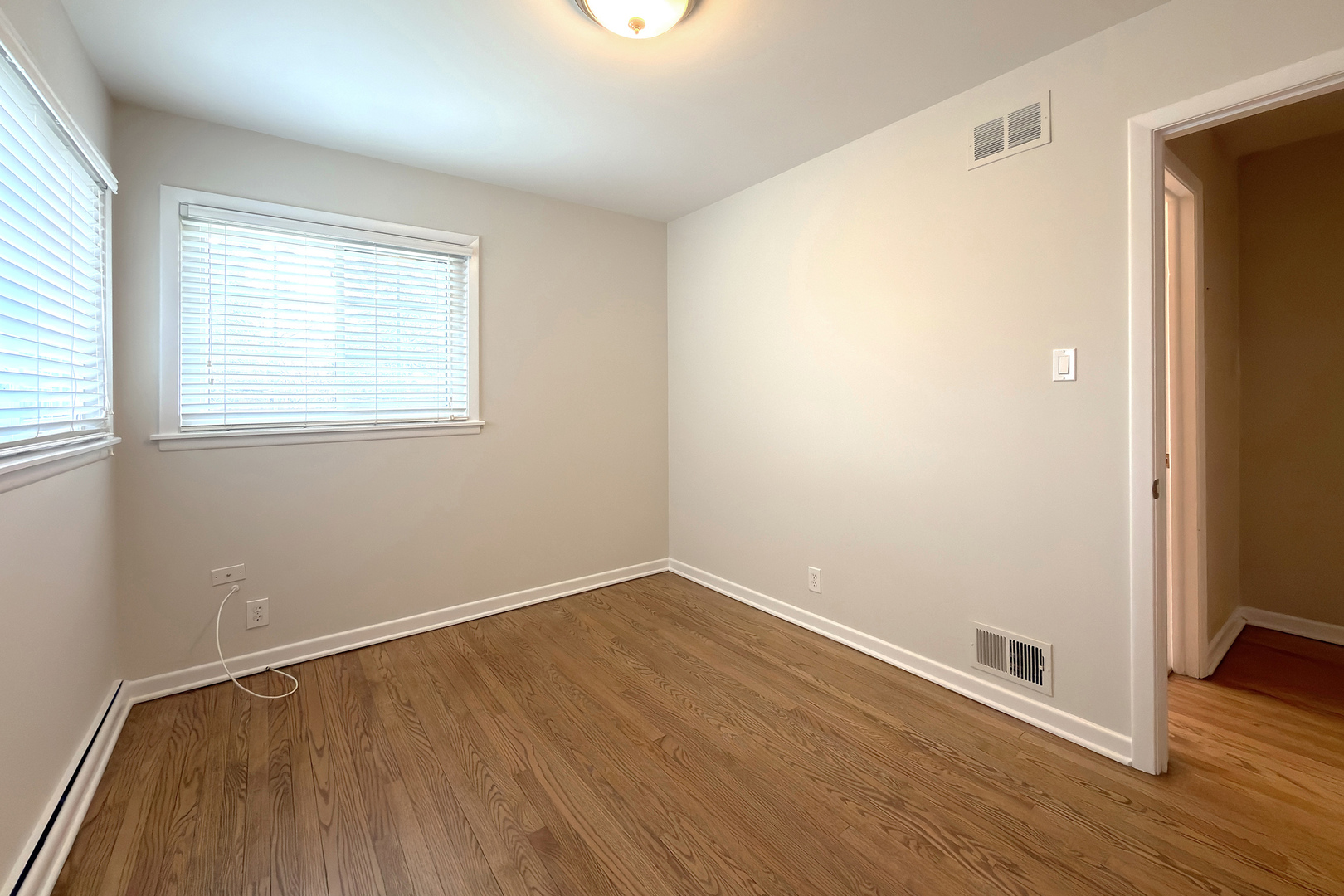 240 Hatlen Avenue, Mount Prospect, IL 60056