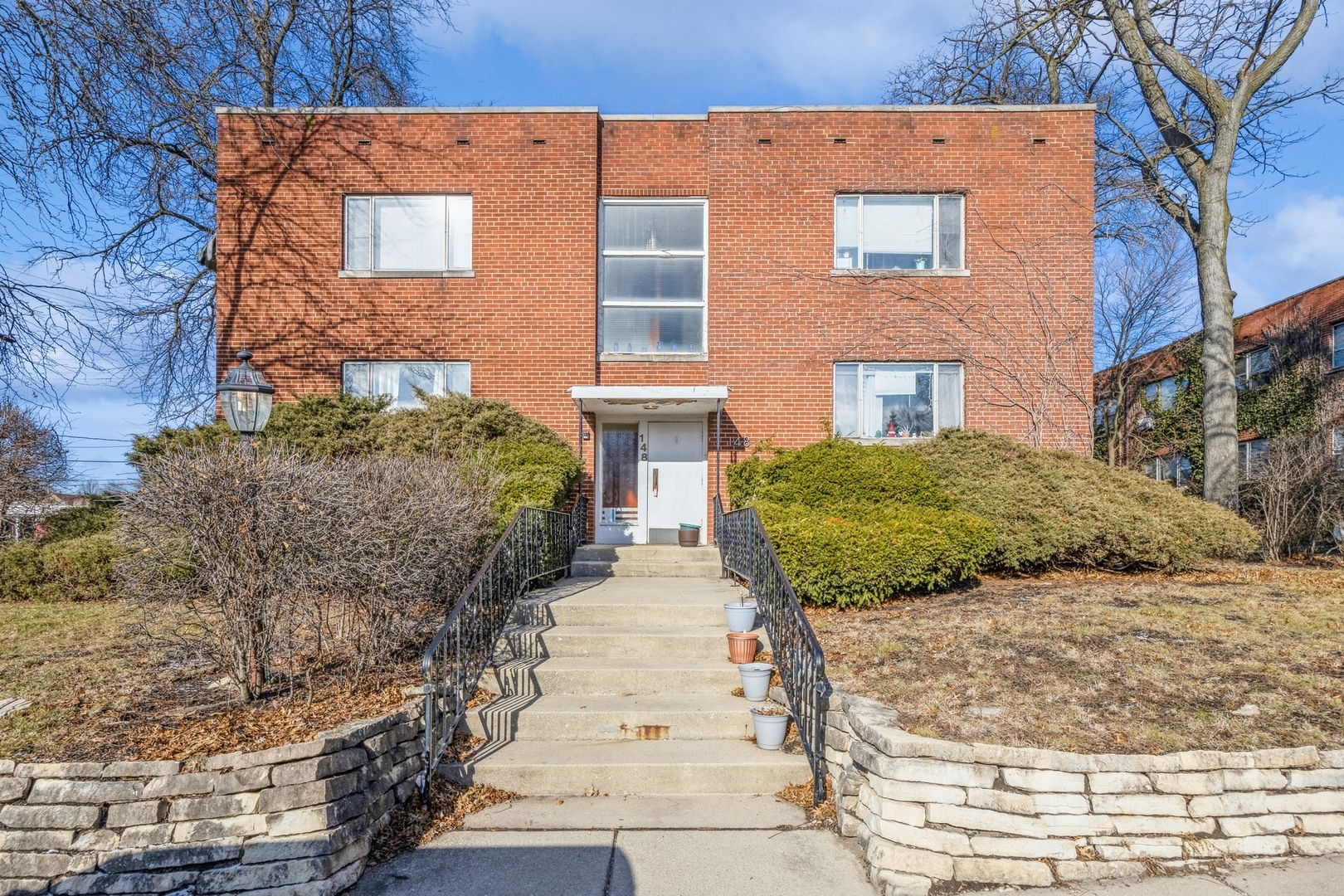 148 Ann Street #11, Clarendon Hills, IL 60514