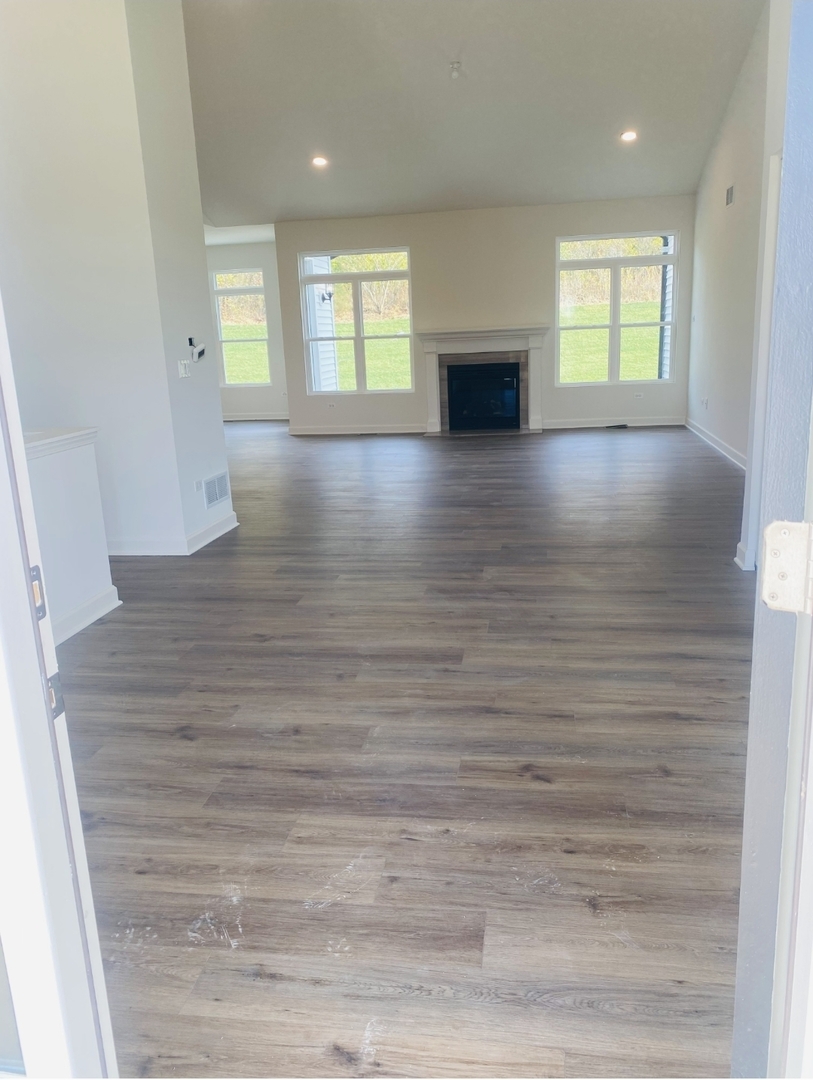 852 Timber Oak Lane, Yorkville, IL 60560