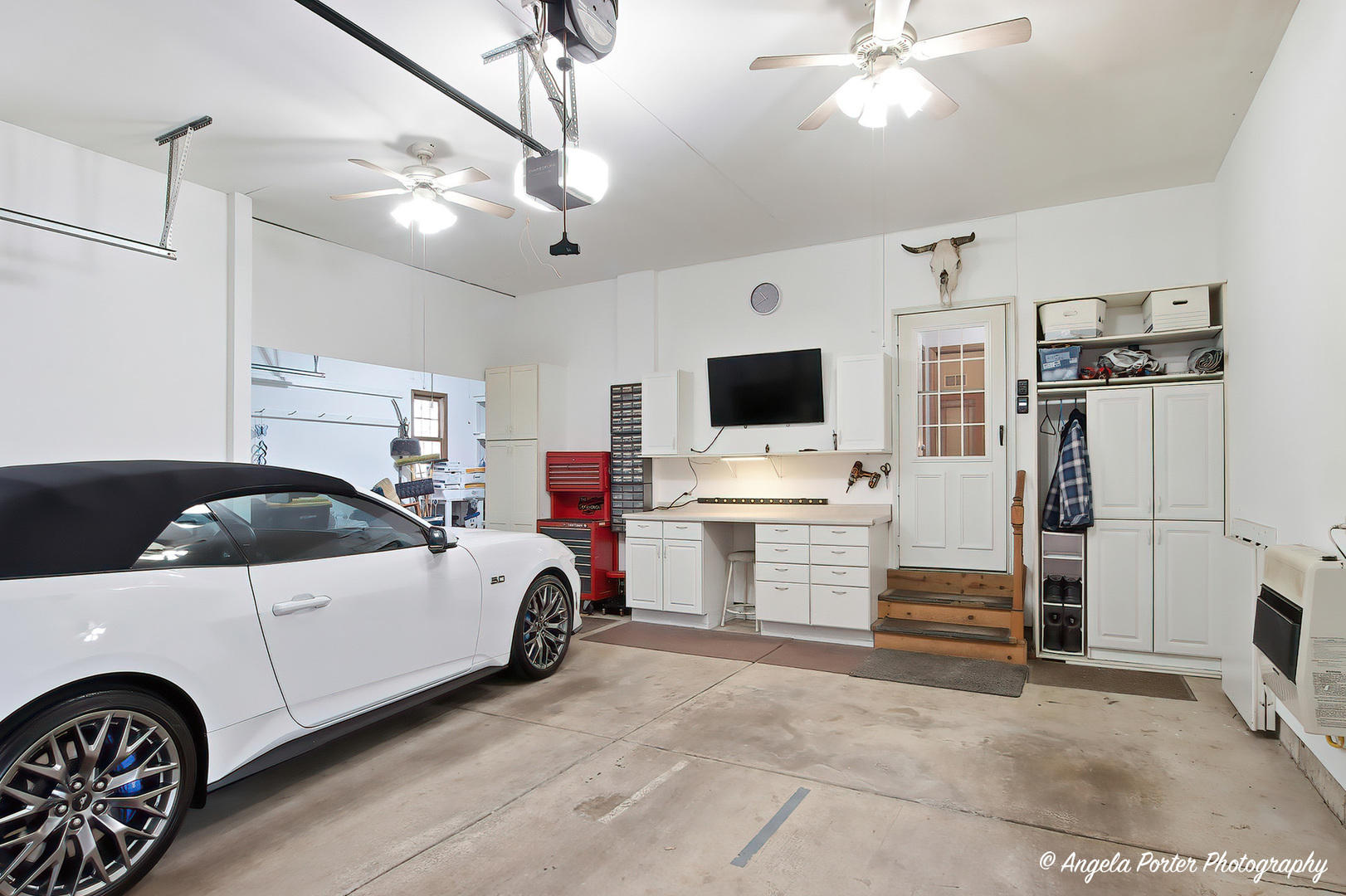 3920 Highview Drive, Crystal Lake, IL 60012