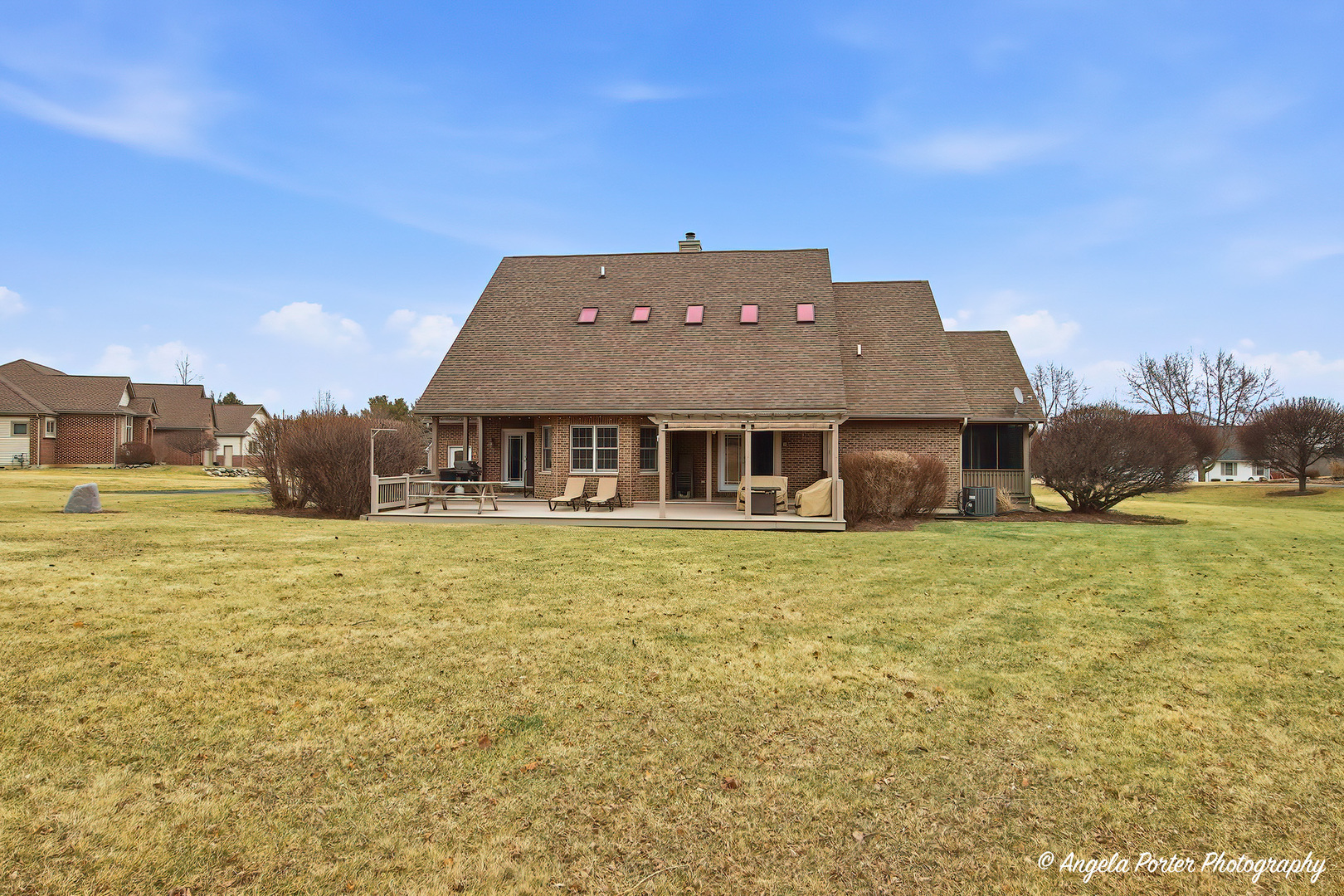 3920 Highview Drive, Crystal Lake, IL 60012