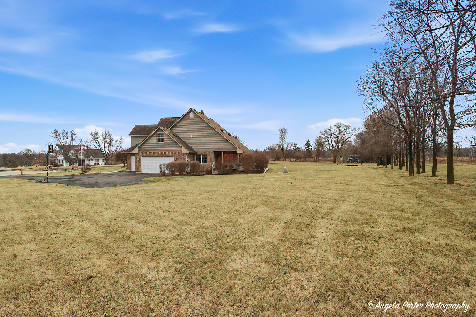 3920 Highview Drive, Crystal Lake, IL 60012