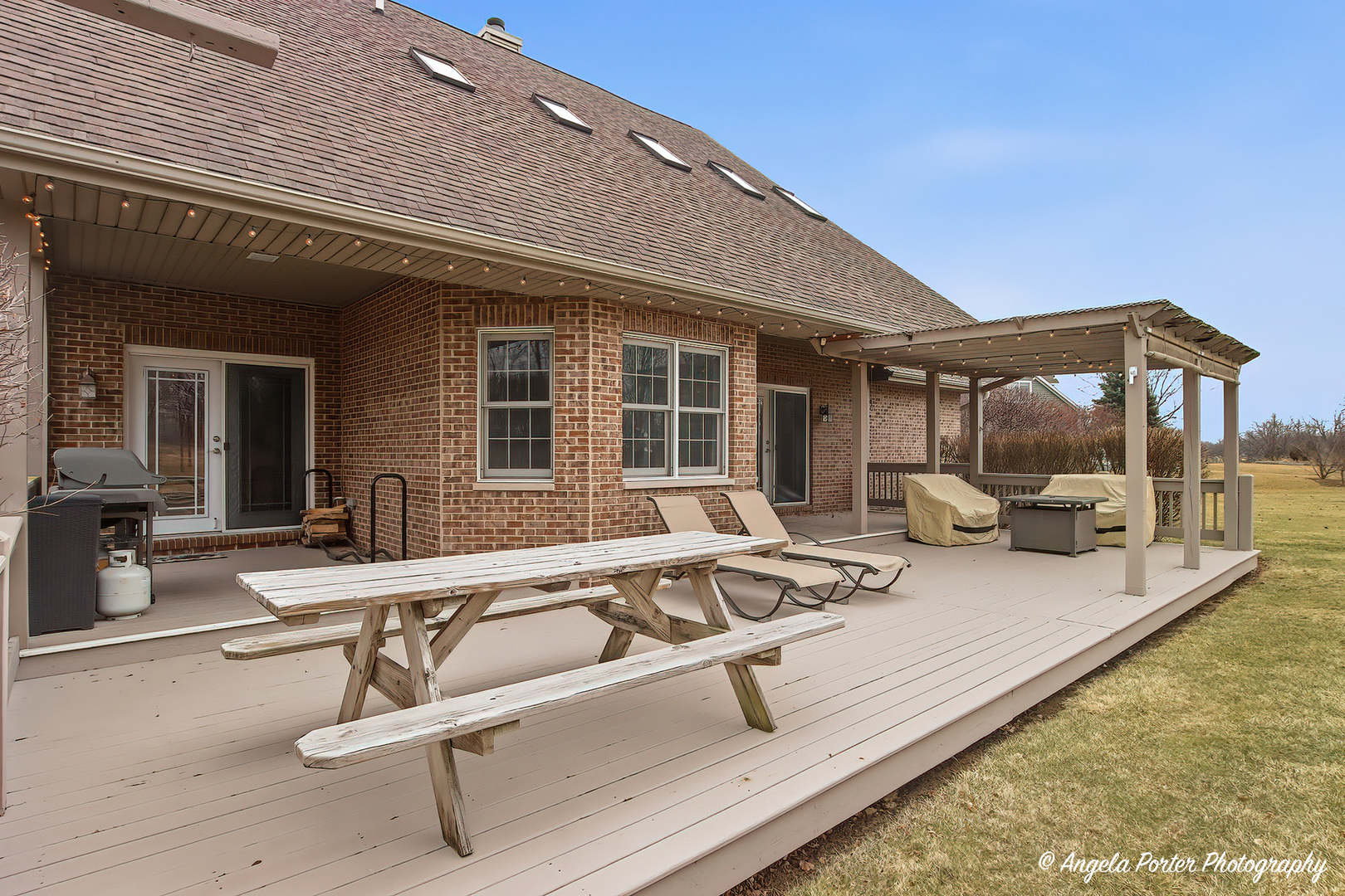 3920 Highview Drive, Crystal Lake, IL 60012