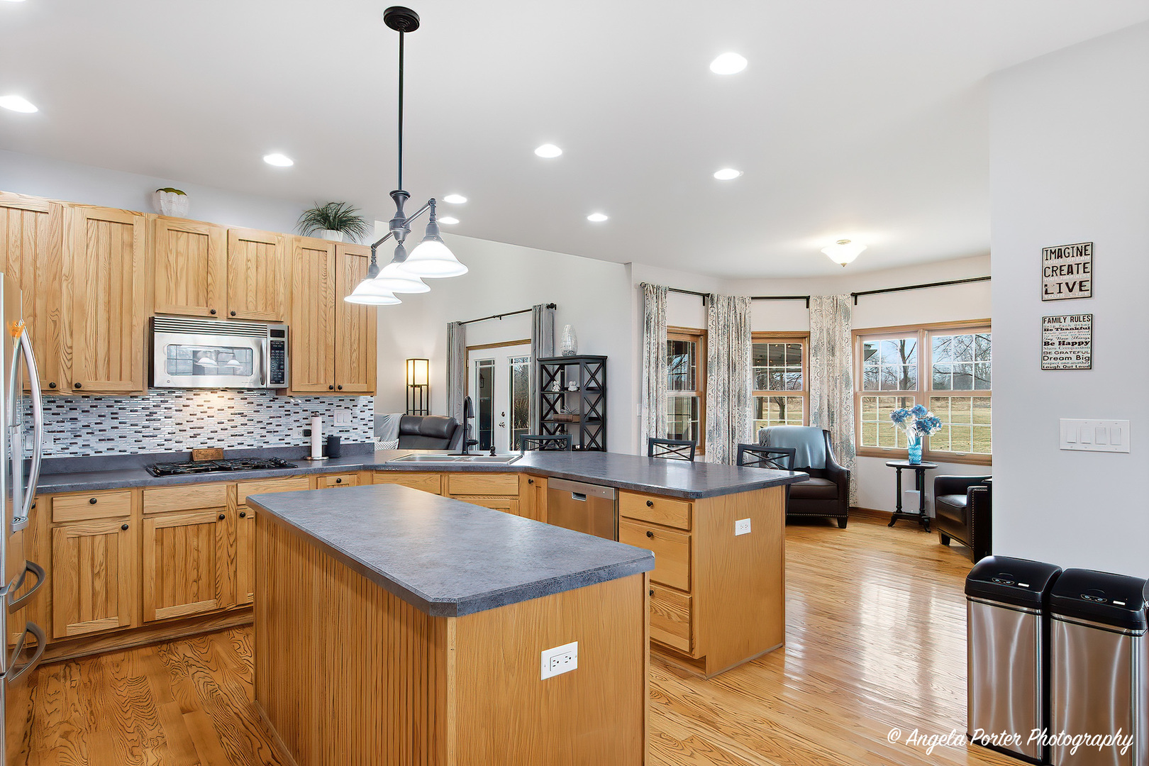 3920 Highview Drive, Crystal Lake, IL 60012