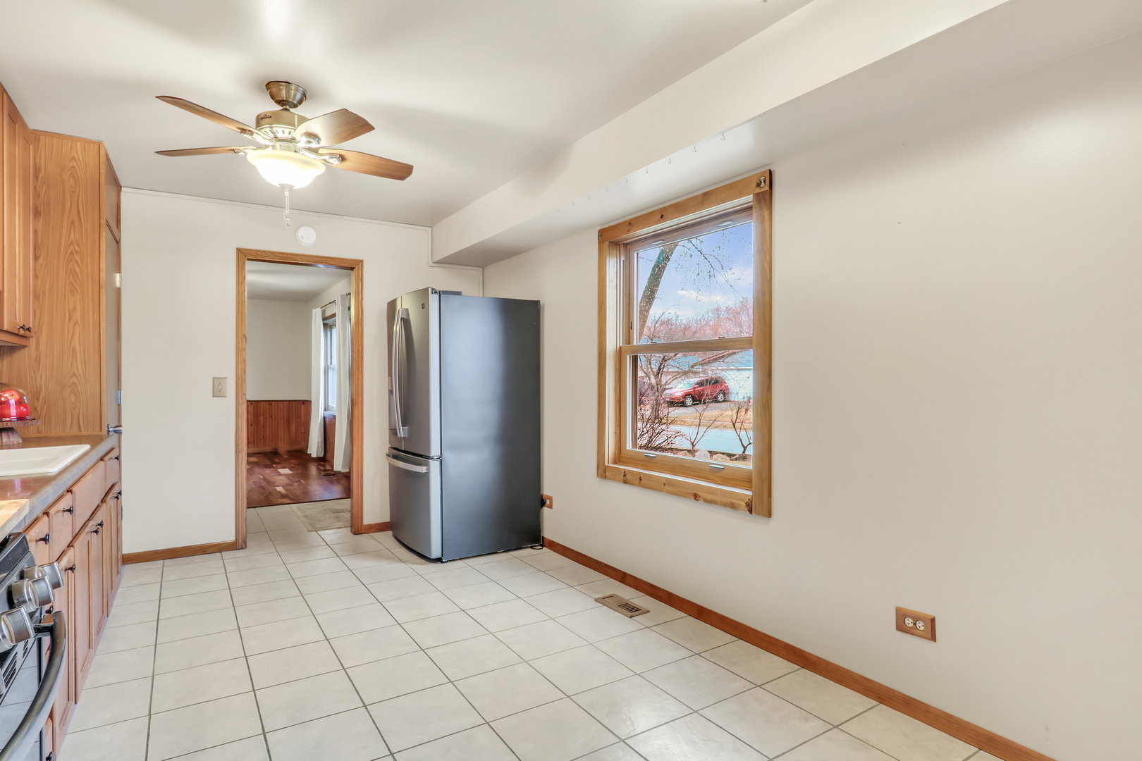 3861 Sutherland Drive, Park City, IL 60085