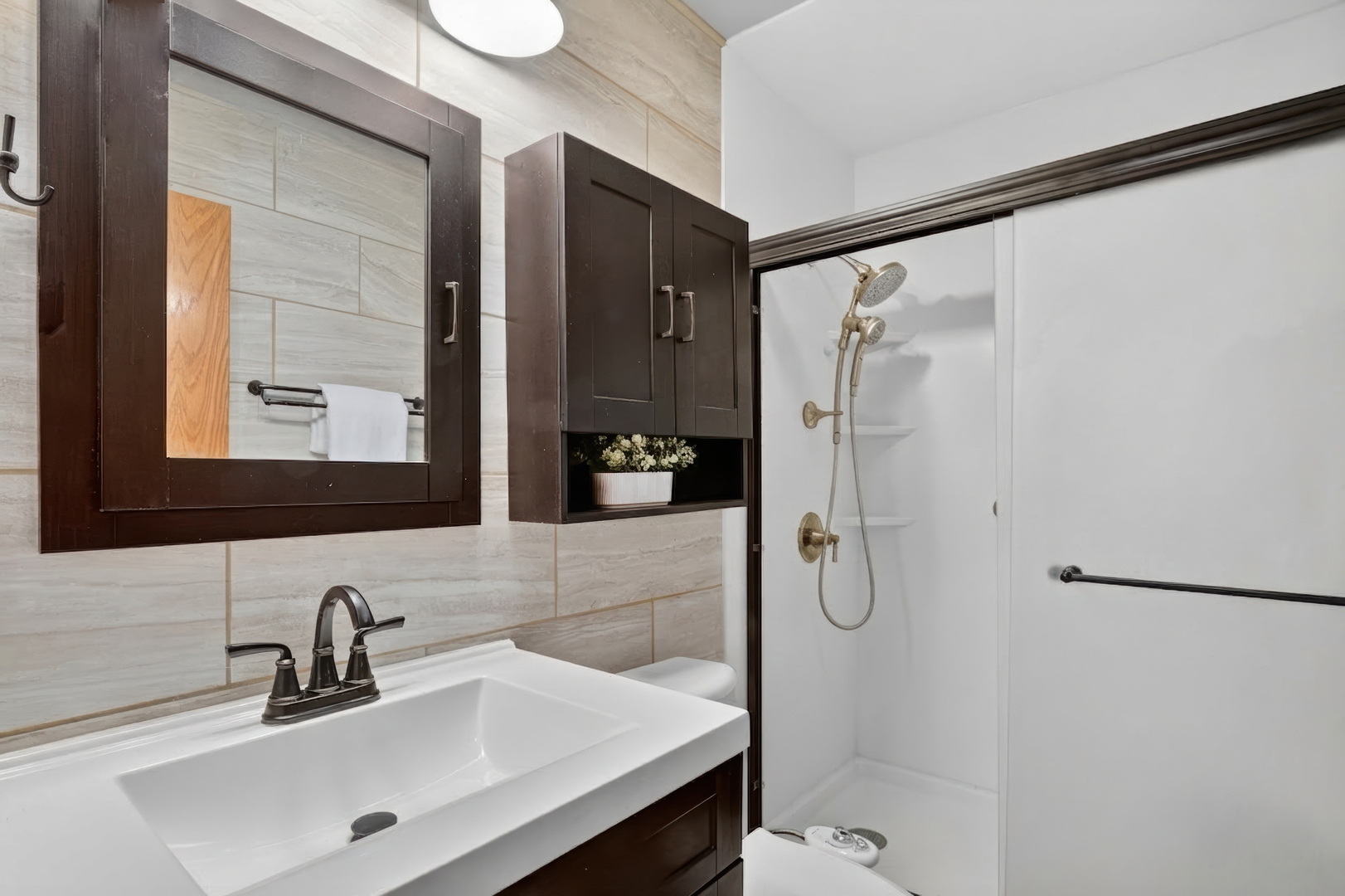 3861 Sutherland Drive, Park City, IL 60085