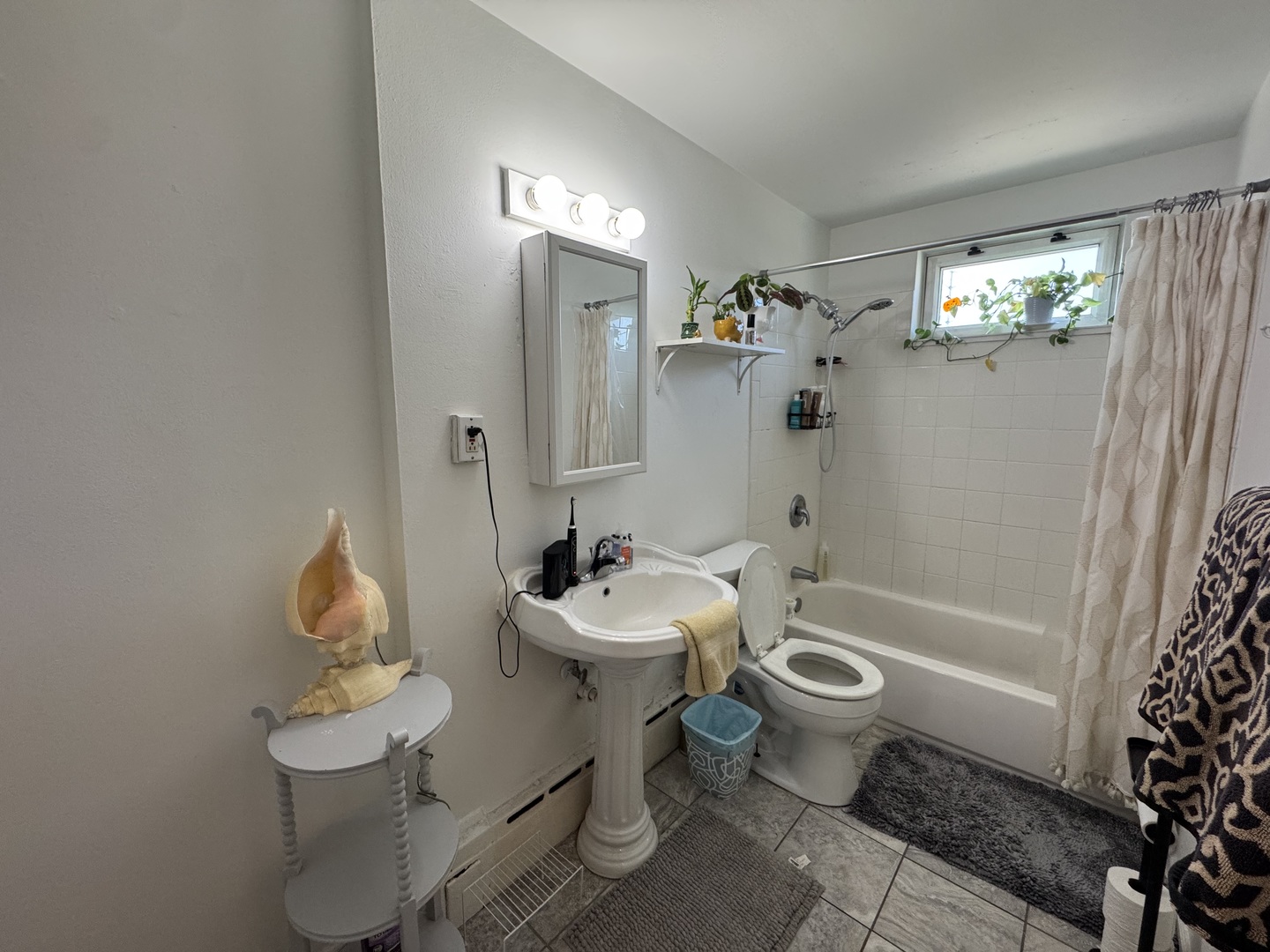 Warrenville, IL 60555