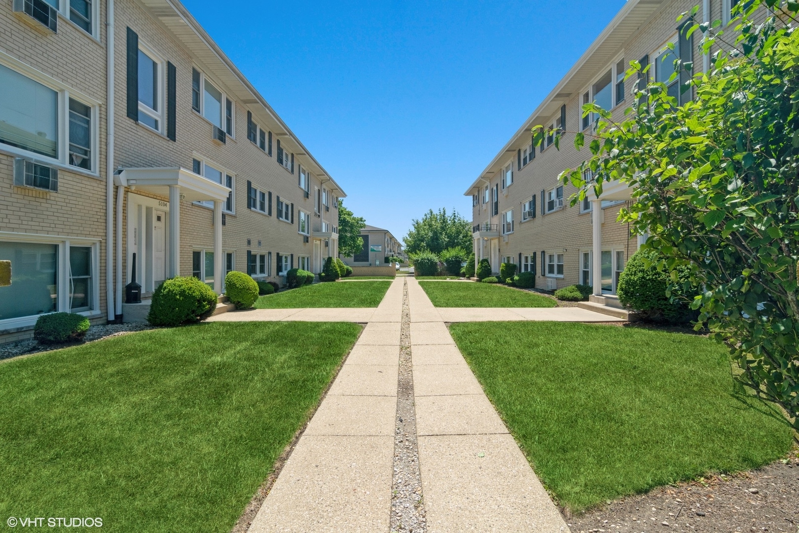 5102 N Leonard Drive #2B, Norridge, IL 60706