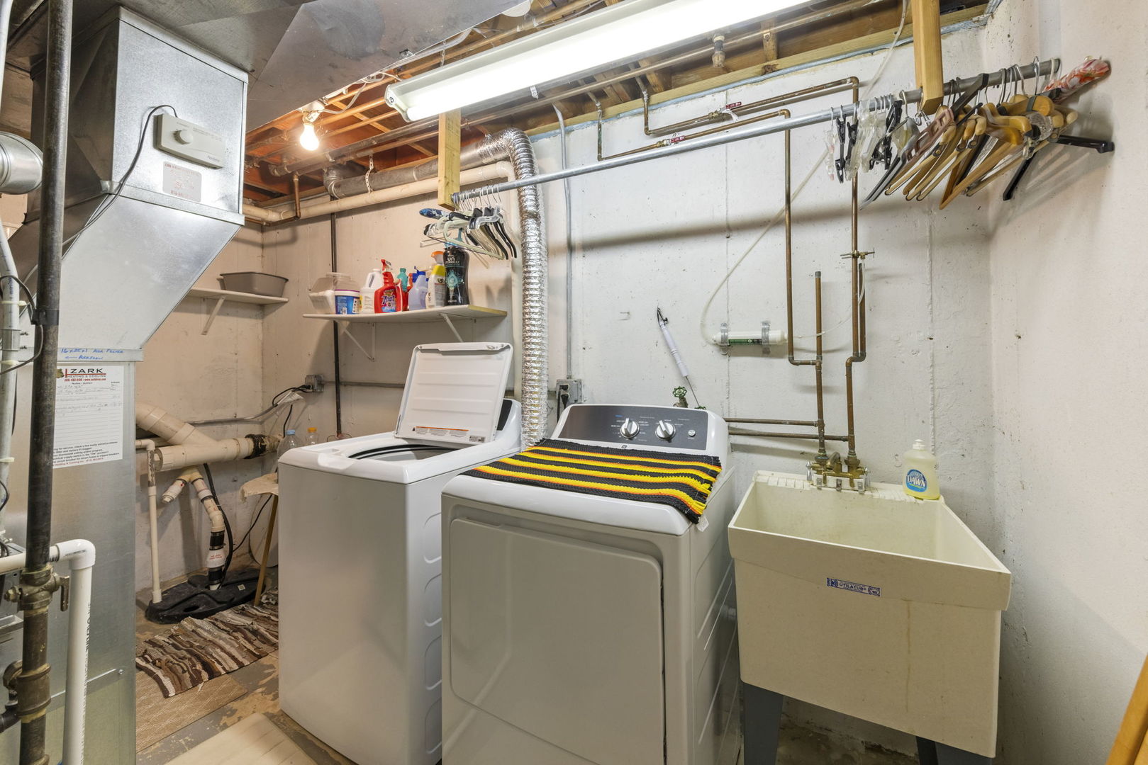 213 Manor Drive, New Lenox, IL 60451