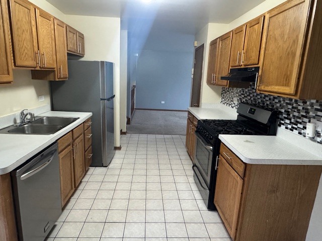 910 E 152nd Place, Phoenix, IL 60426