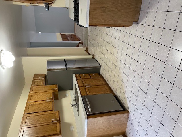 910 E 152nd Place, Phoenix, IL 60426