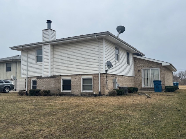 910 E 152nd Place, Phoenix, IL 60426