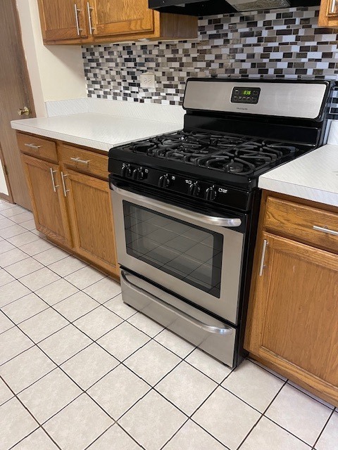 910 E 152nd Place, Phoenix, IL 60426