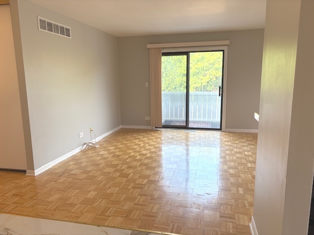 2S717 Winchester Circle #4, Warrenville, IL 60555