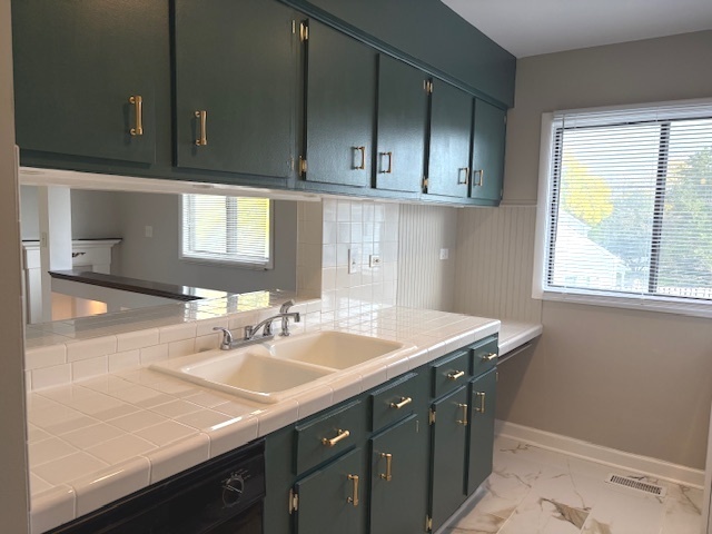 2S717 Winchester Circle #4, Warrenville, IL 60555