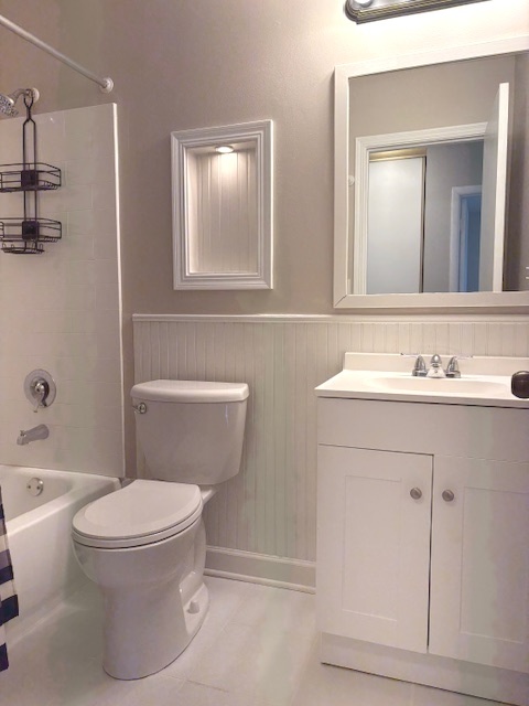 2S717 Winchester Circle #4, Warrenville, IL 60555