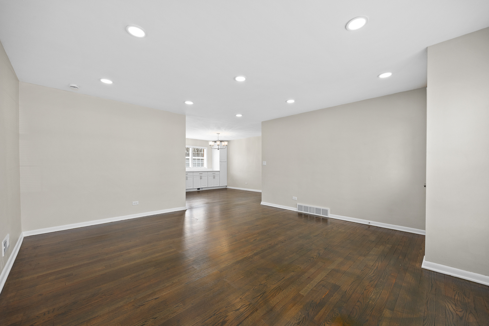 823 E 163rd Street, South Holland, IL 60473