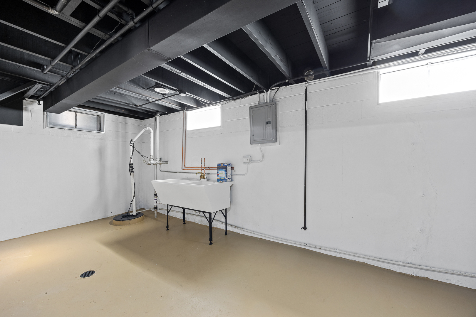 823 E 163rd Street, South Holland, IL 60473