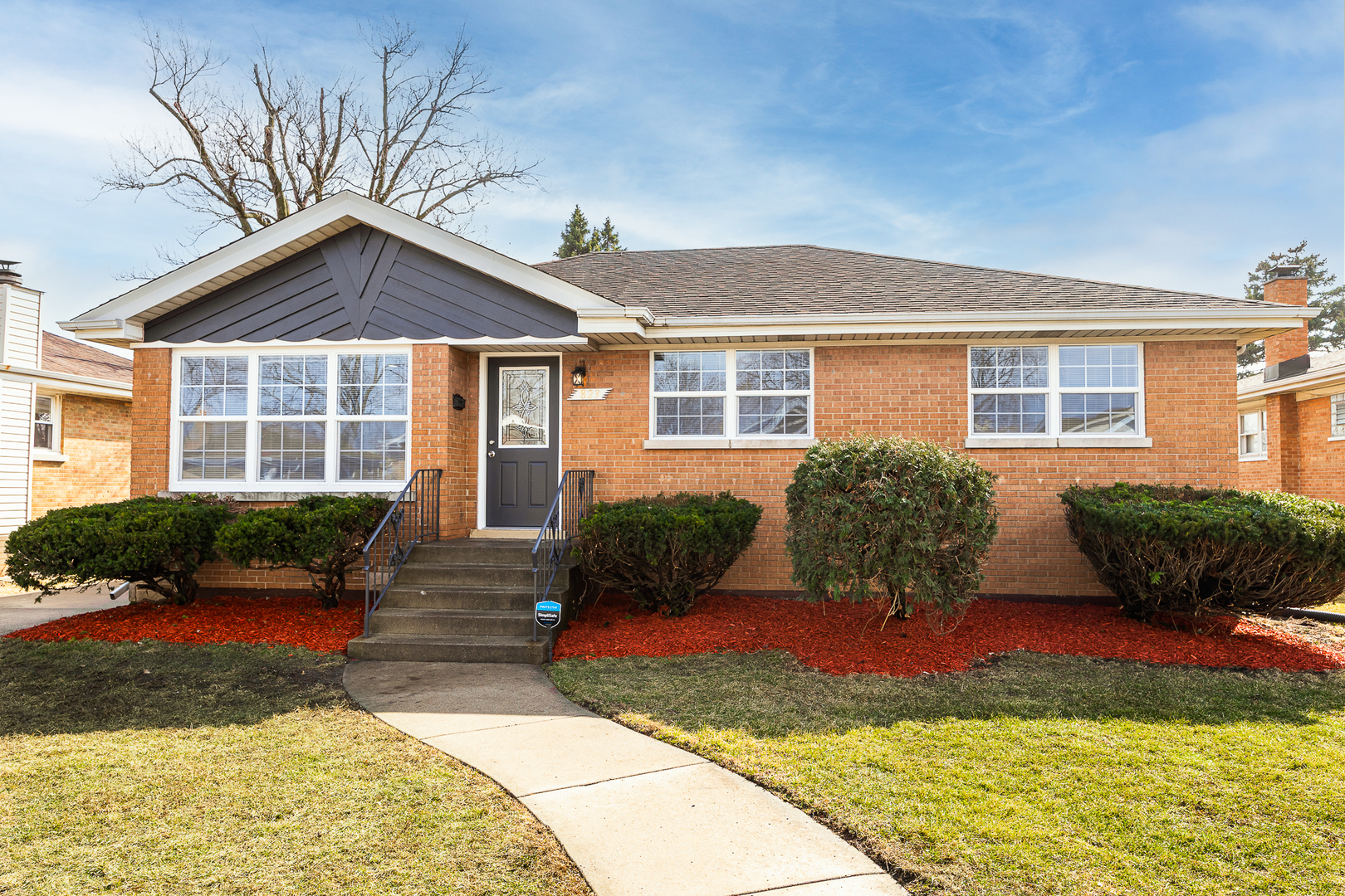 823 E 163rd Street, South Holland, IL 60473