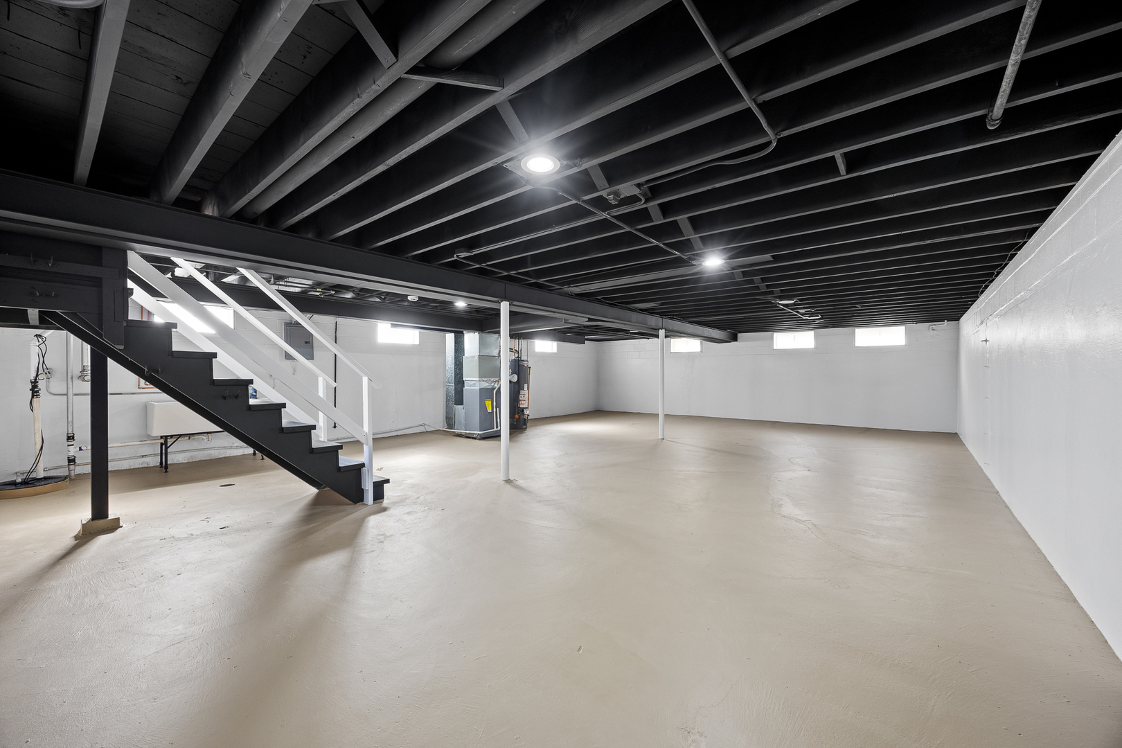 823 E 163rd Street, South Holland, IL 60473