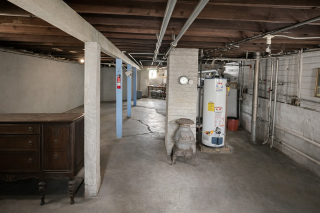 8748 S Marquette Avenue, Chicago, IL 60617