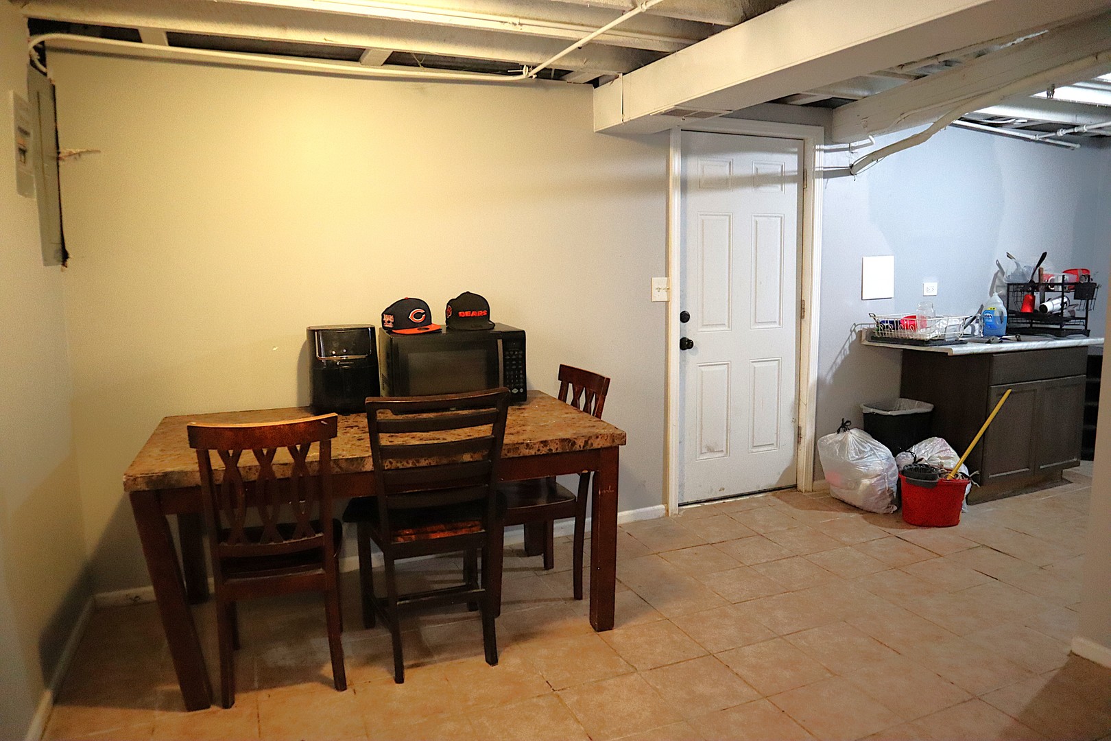 6616 S Kedvale Avenue, Chicago, IL 60629