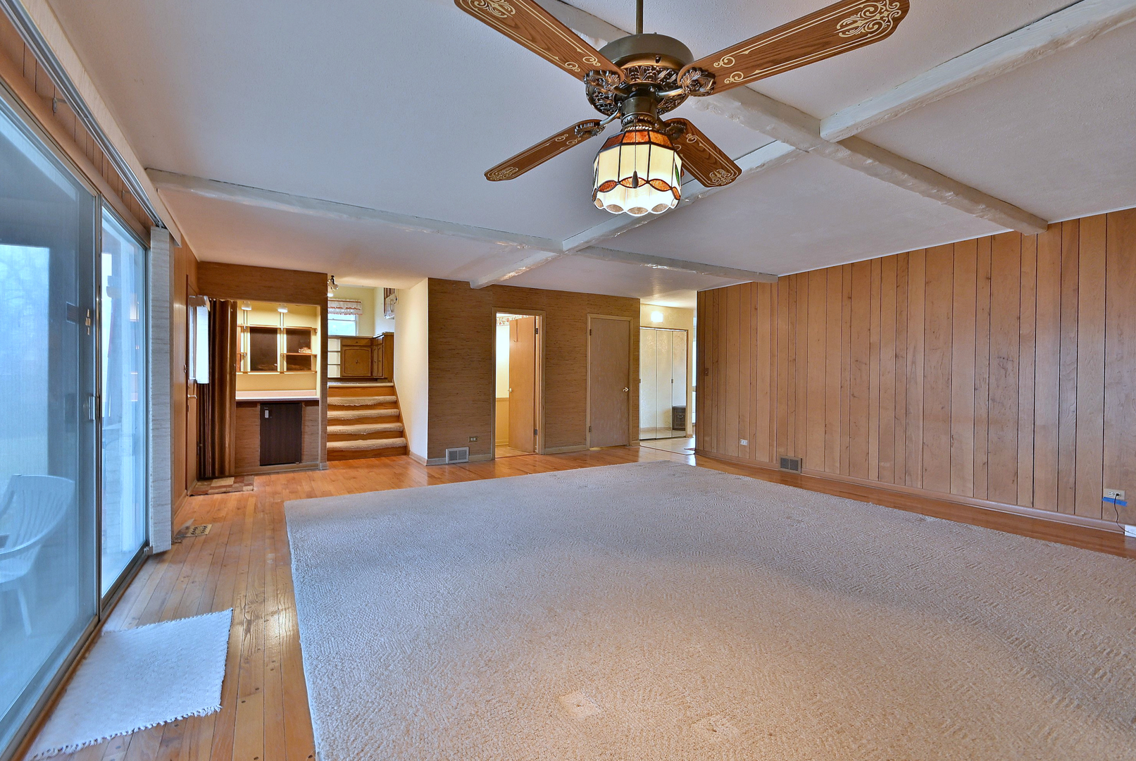 1831 N Rolling Lane, Arlington Heights, IL 60004