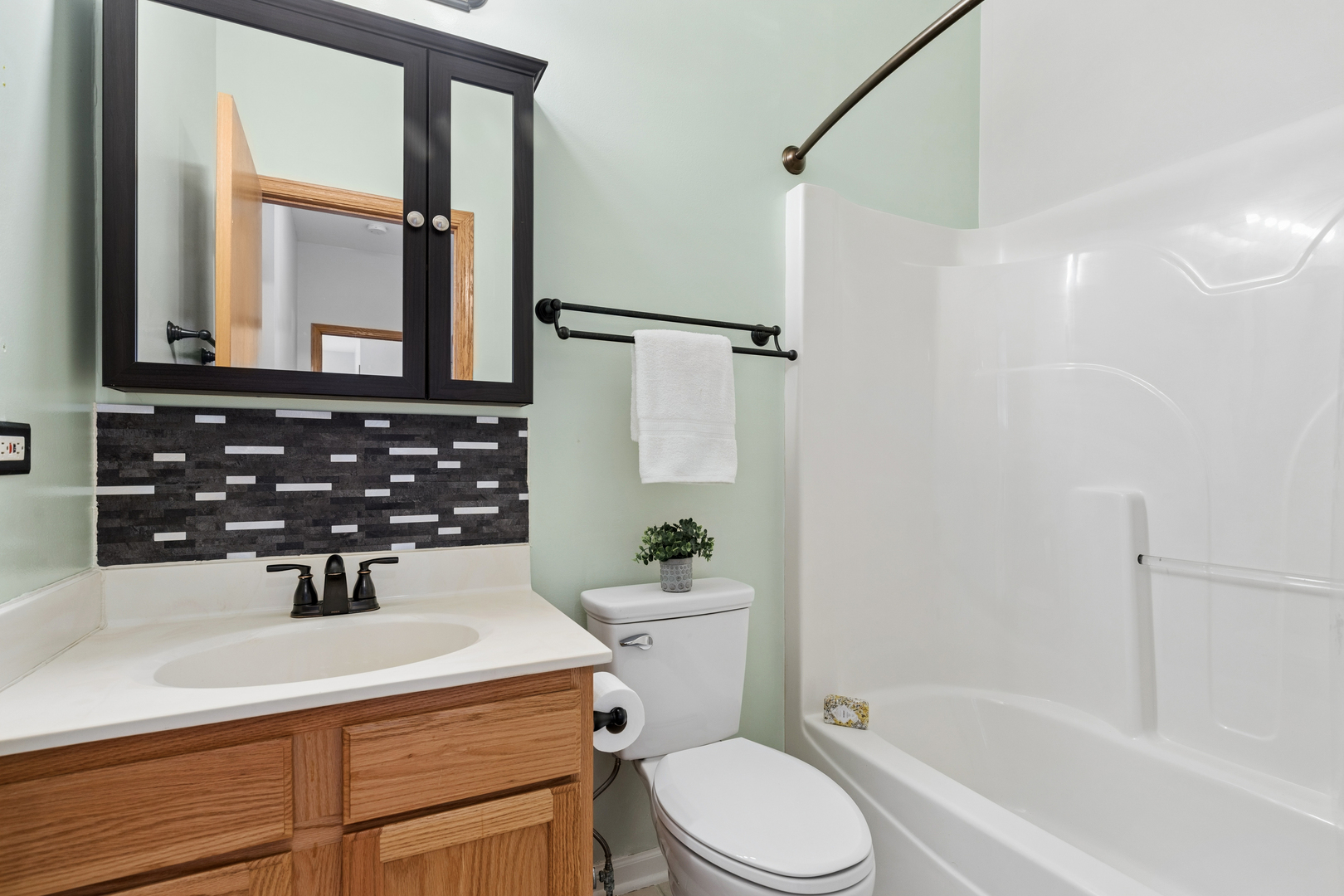 45 W Vandermeer Drive, Antioch, IL 60002