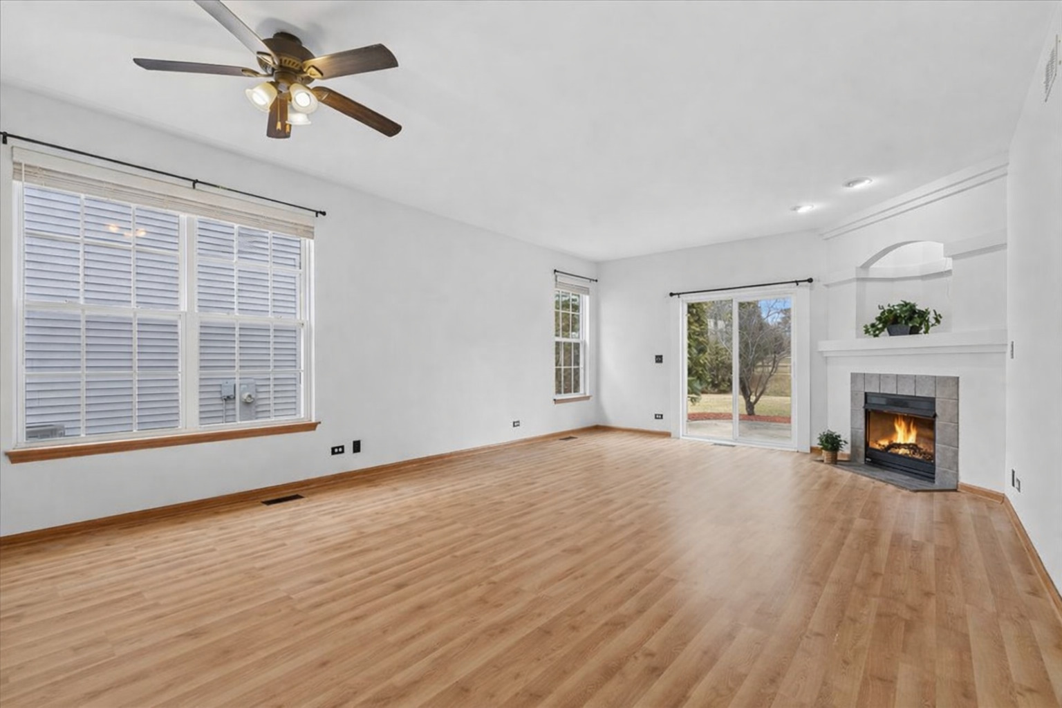 45 W Vandermeer Drive, Antioch, IL 60002